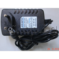 Адаптор с имп.захр.за малки уреди,5VDC/2.0A,100-240VAC/50/60Hz,кабел с букса,d5.5/2.5mm,RED-0520